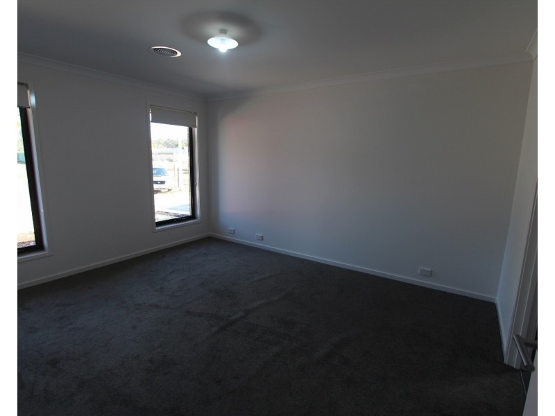 6 Sunrise Court, Kangaroo Flat VIC 3555