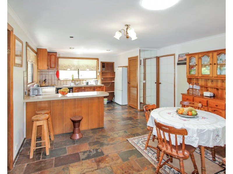 140 Crusoe Road, Kangaroo Flat VIC 3555