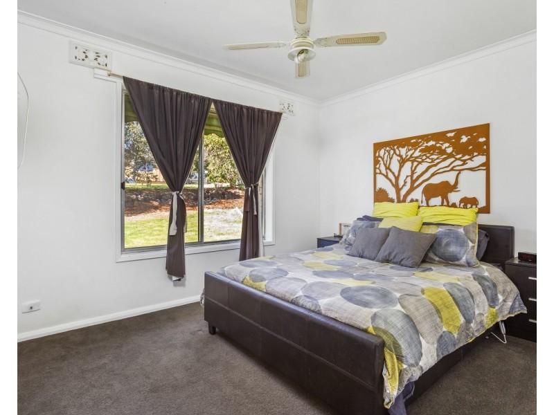 18 Shelley Street, Spring Gully VIC 3550