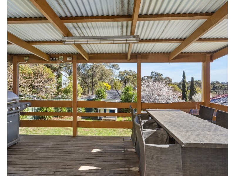 18 Shelley Street, Spring Gully VIC 3550