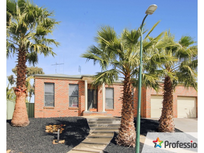 18 Keogh Drive, Spring Gully VIC 3550