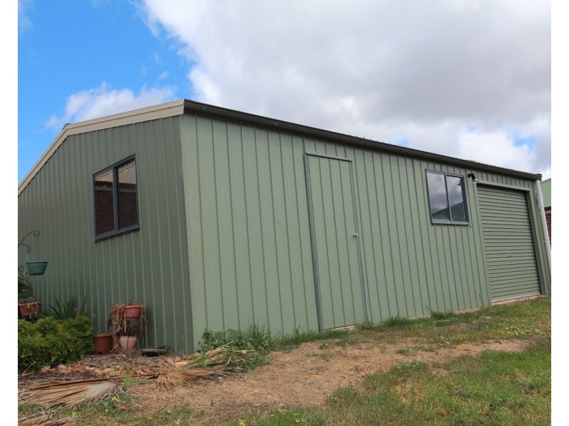 18 Keogh Drive, Spring Gully VIC 3550