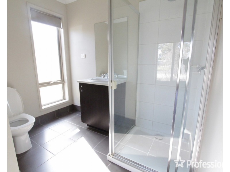 26 Cooba Drive, Epsom VIC 3551