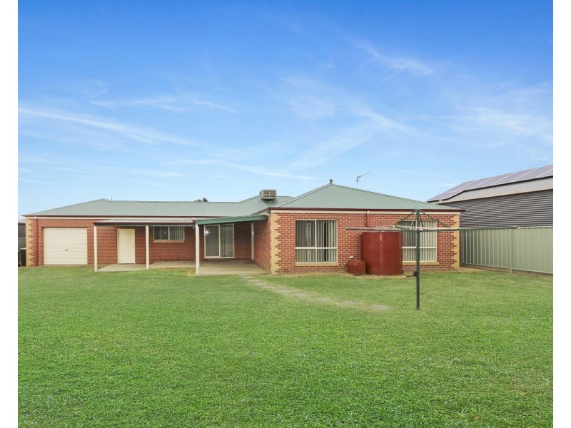 4 Lyndam Avenue, Maiden Gully VIC 3551