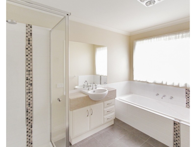 4 Lyndam Avenue, Maiden Gully VIC 3551