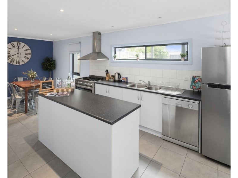 54 Breen Street, Quarry Hill VIC 3550