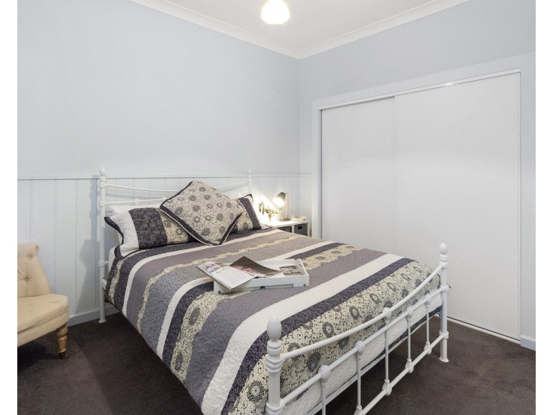 54 Breen Street, Quarry Hill VIC 3550