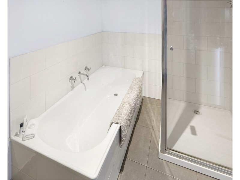 54 Breen Street, Quarry Hill VIC 3550