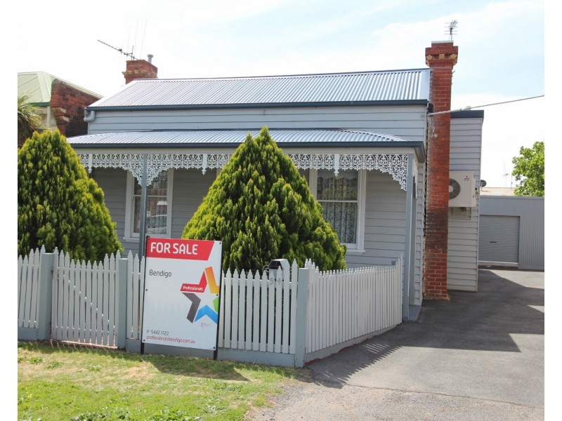 54 Breen Street, Quarry Hill VIC 3550