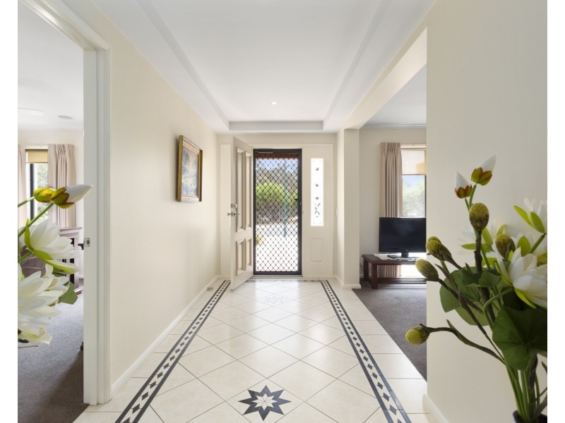 56 Carolyn Way, Maiden Gully VIC 3551