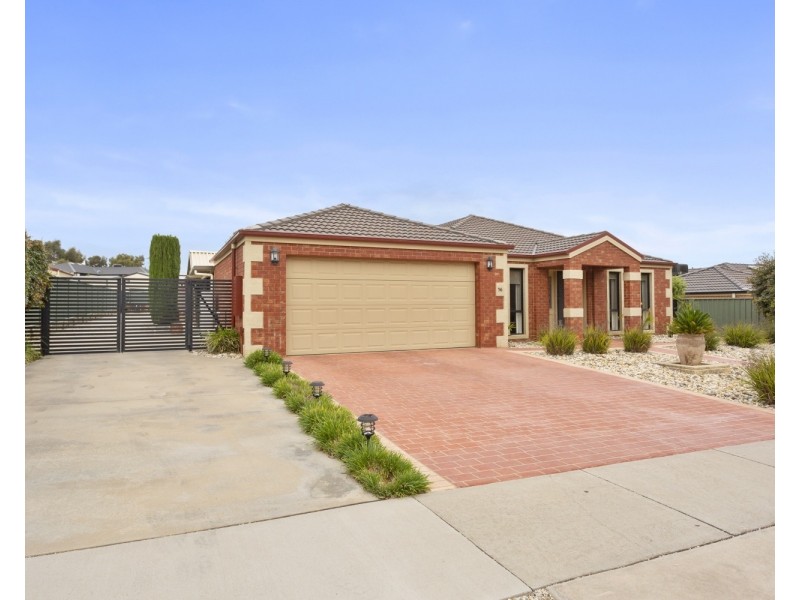 56 Carolyn Way, Maiden Gully VIC 3551