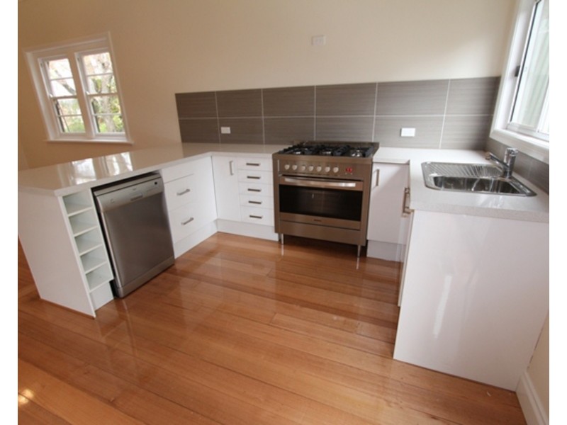 6 Echuca Street, Quarry Hill VIC 3550