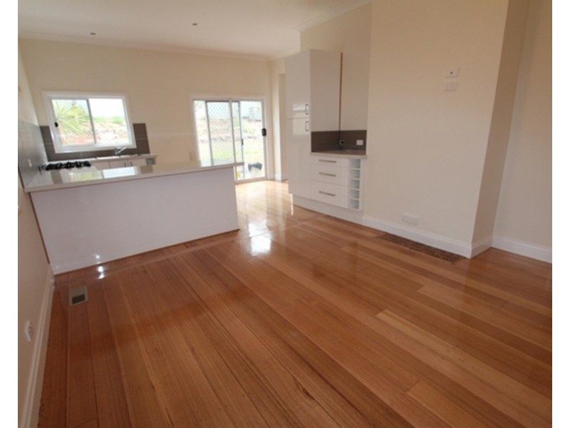 6 Echuca Street, Quarry Hill VIC 3550