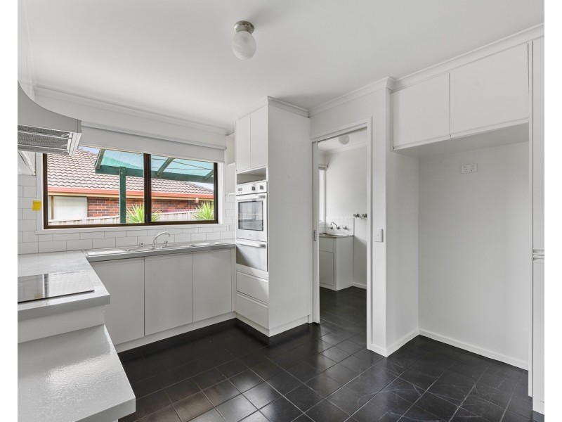 2/51 Butcher Street, Strathdale VIC 3550