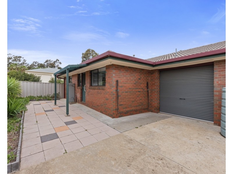 2/51 Butcher Street, Strathdale VIC 3550