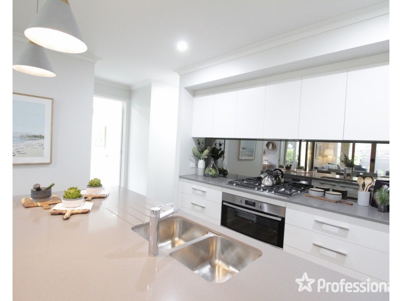 13 Weeks Road, Ascot VIC 3551