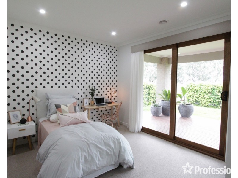 13 Weeks Road, Ascot VIC 3551
