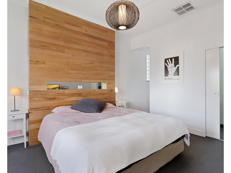2 Percival Street, Quarry Hill VIC 3550