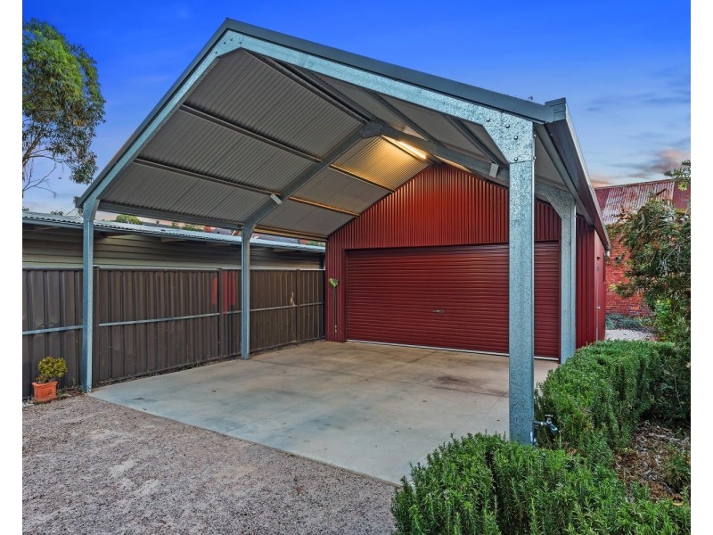 4 Laurel Street, Golden Square VIC 3555