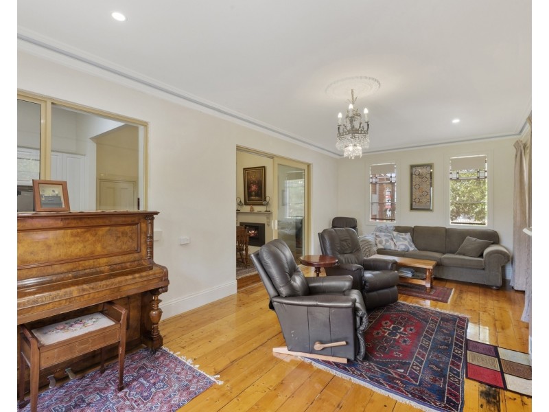 4 Laurel Street, Golden Square VIC 3555