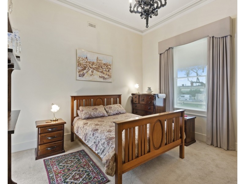 4 Laurel Street, Golden Square VIC 3555