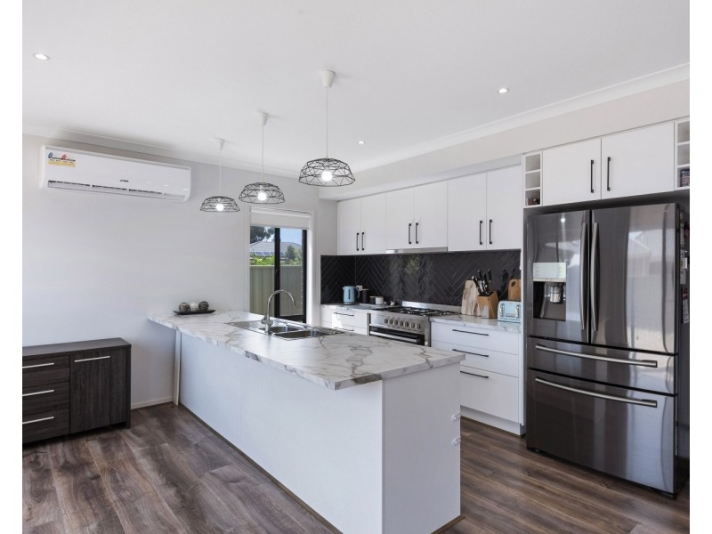 30 Greenfield Drive, Epsom VIC 3551