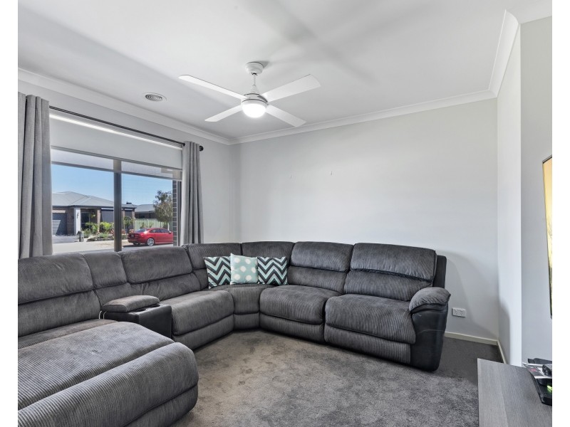 30 Greenfield Drive, Epsom VIC 3551