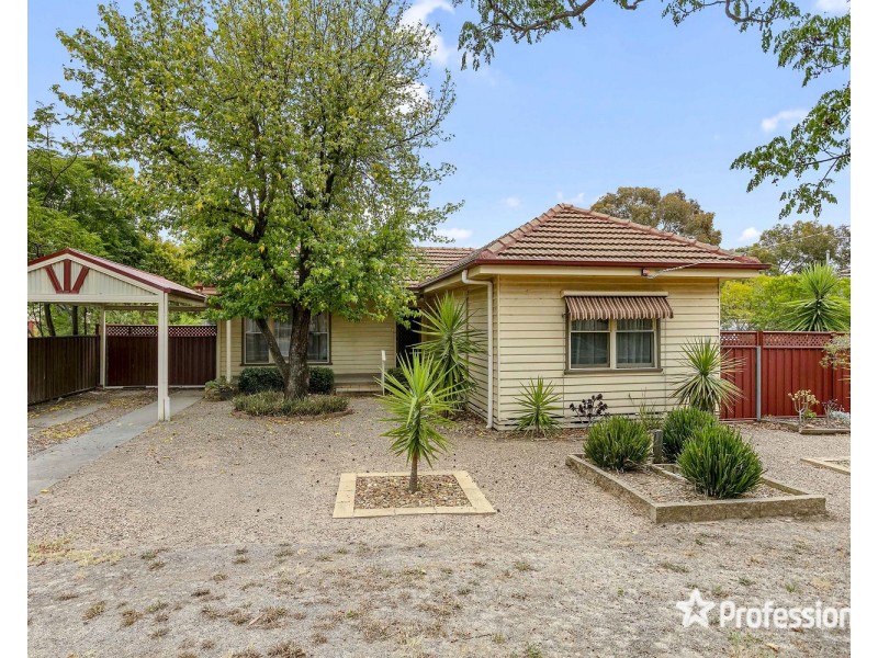 1 Peters Street, Long Gully VIC 3550