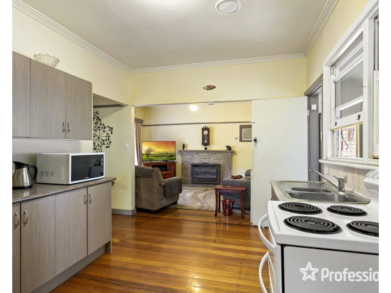 1 Peters Street, Long Gully VIC 3550
