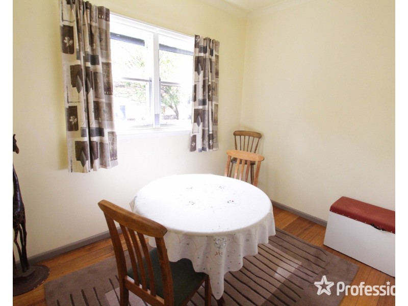 1 Peters Street, Long Gully VIC 3550