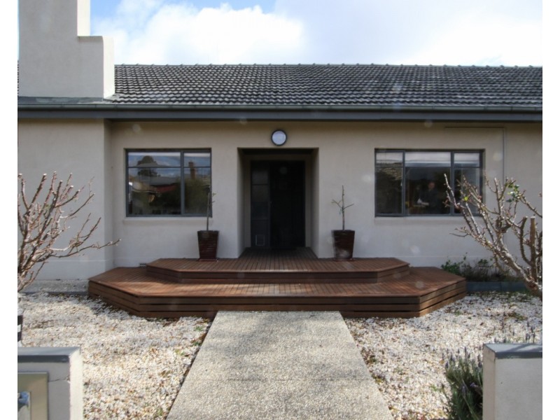 8 Margaret Crescent, Flora Hill VIC 3550