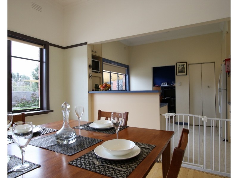 8 Margaret Crescent, Flora Hill VIC 3550