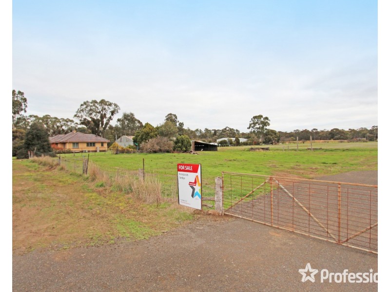 5693 Calder Highway, Kangaroo Flat VIC 3555