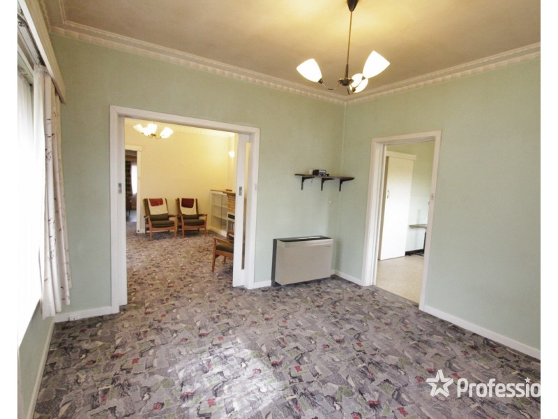 5693 Calder Highway, Kangaroo Flat VIC 3555