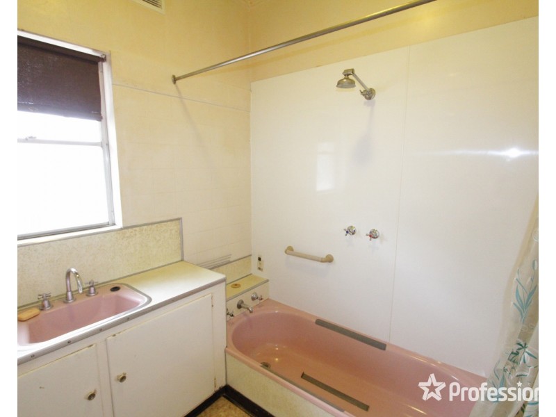 5693 Calder Highway, Kangaroo Flat VIC 3555