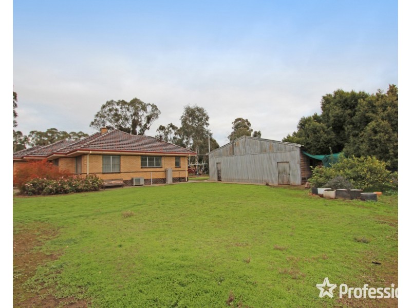 5693 Calder Highway, Kangaroo Flat VIC 3555