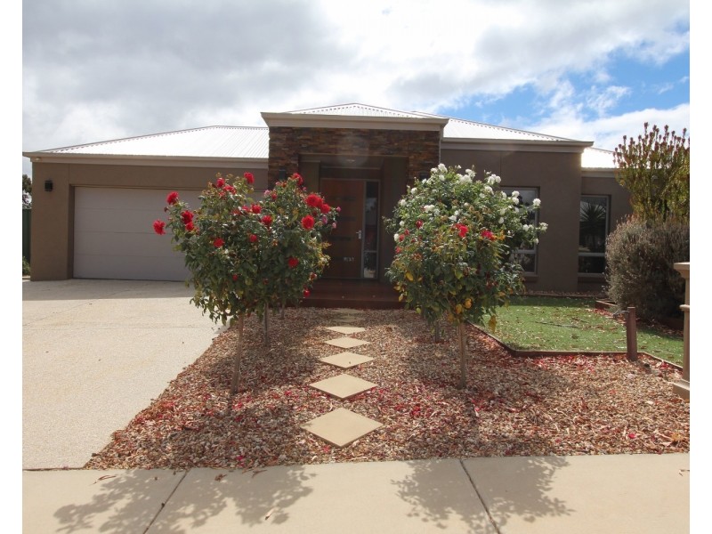 20 Dianella Court, Kangaroo Flat VIC 3555