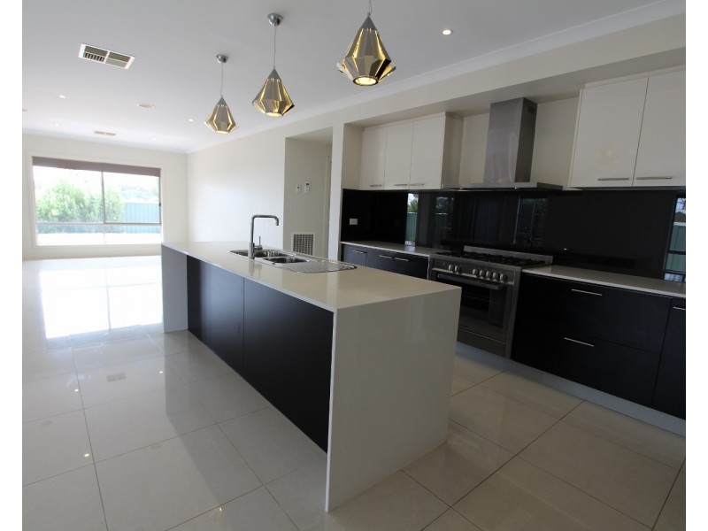 20 Dianella Court, Kangaroo Flat VIC 3555