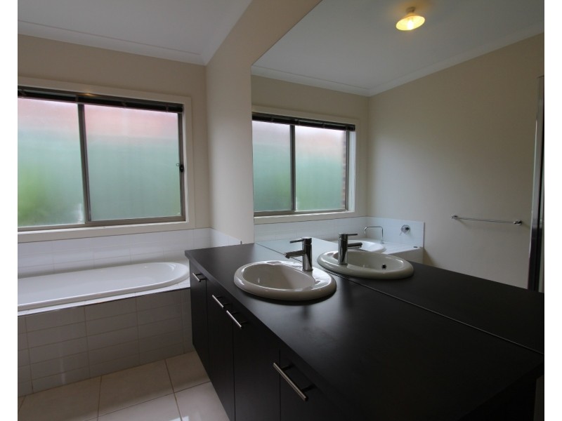 20 Dianella Court, Kangaroo Flat VIC 3555