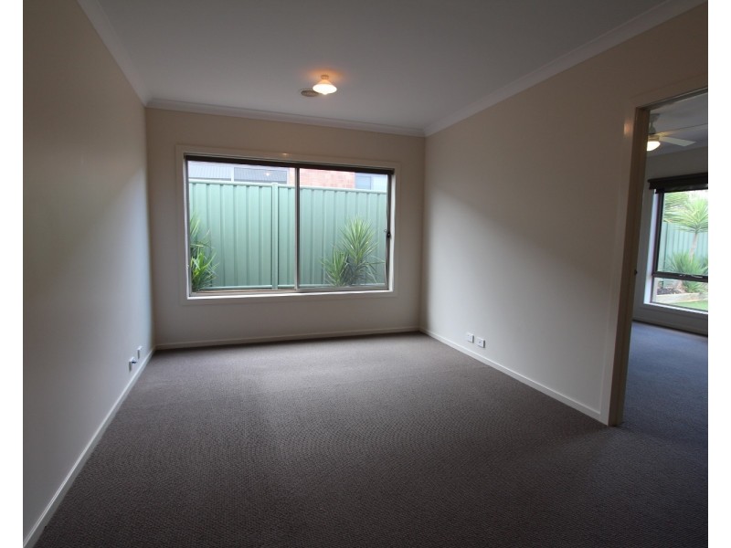 20 Dianella Court, Kangaroo Flat VIC 3555