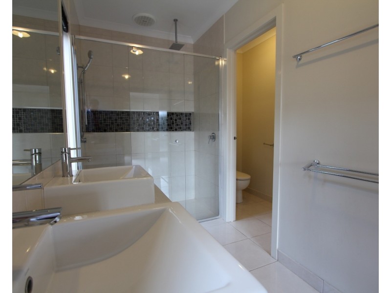20 Dianella Court, Kangaroo Flat VIC 3555
