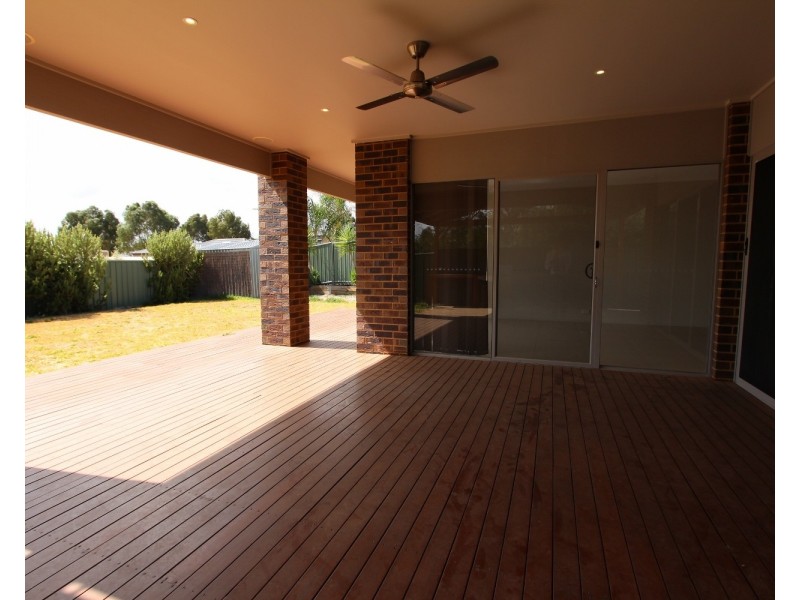20 Dianella Court, Kangaroo Flat VIC 3555