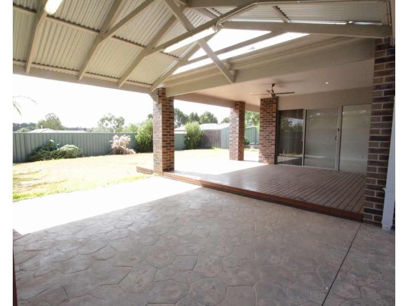 20 Dianella Court, Kangaroo Flat VIC 3555