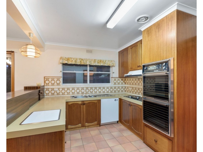 17 The Strand, Kennington VIC 3550