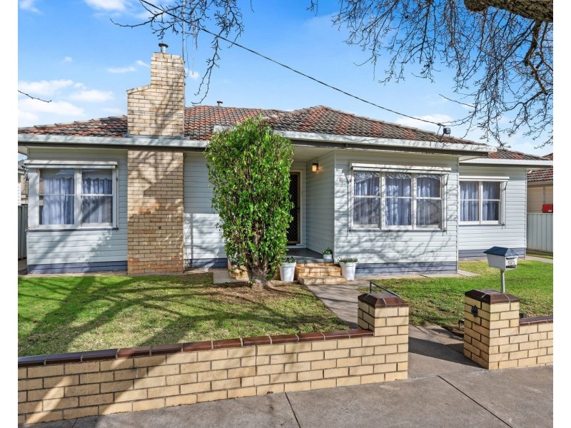 50 Montgomery Crescent, White Hills VIC 3550