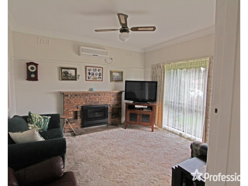 16 Koomba Street, White Hills VIC 3550