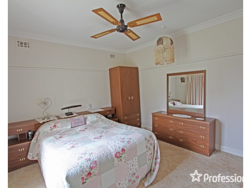 16 Koomba Street, White Hills VIC 3550