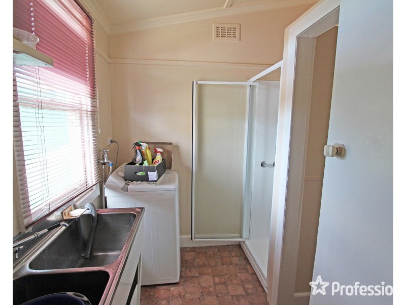 16 Koomba Street, White Hills VIC 3550