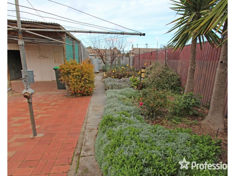 16 Koomba Street, White Hills VIC 3550