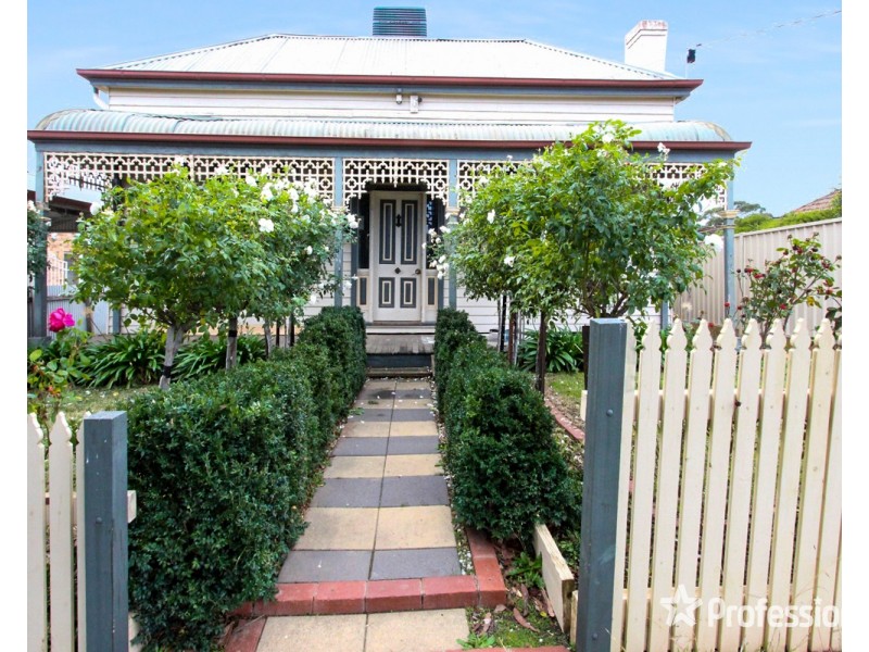 14 Bolt Street, Long Gully VIC 3550